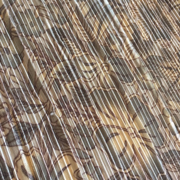 H&M L womens sunray pleated floral beige pale olive dress raw hems relaxed fit - Picture 8 of 17